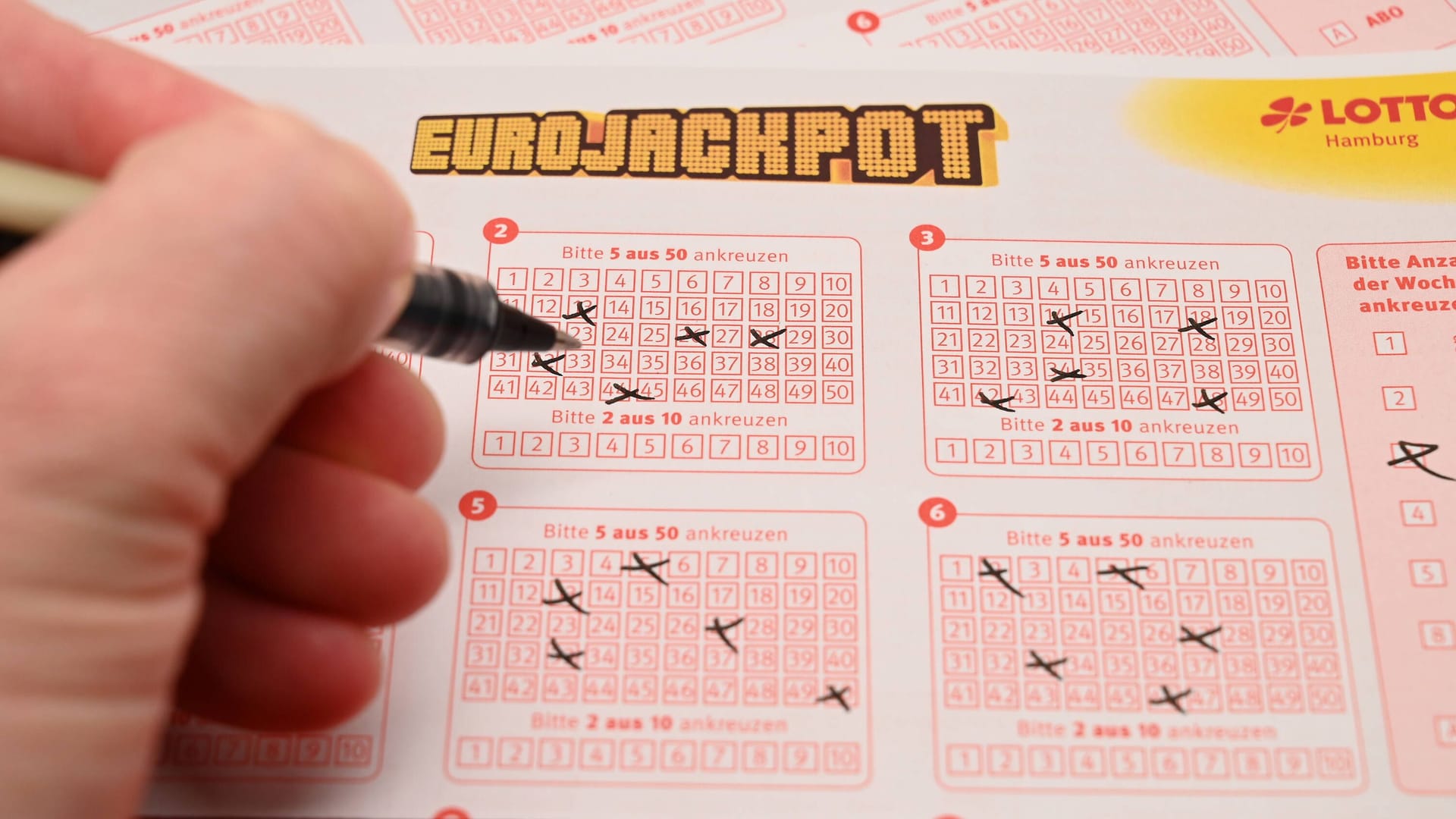 Eurojackpot-Spielschein wird in Niedersachsen ausgefüllt. (Symbolfoto)