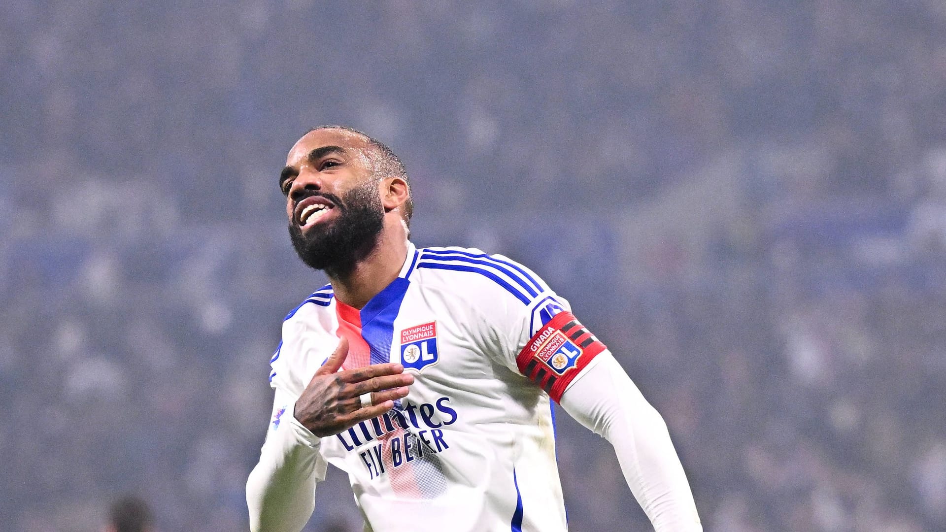 Alexandre Lacazette: Er hat für Olympique Lyon in dieser Saison bisher acht Tore erzielt.