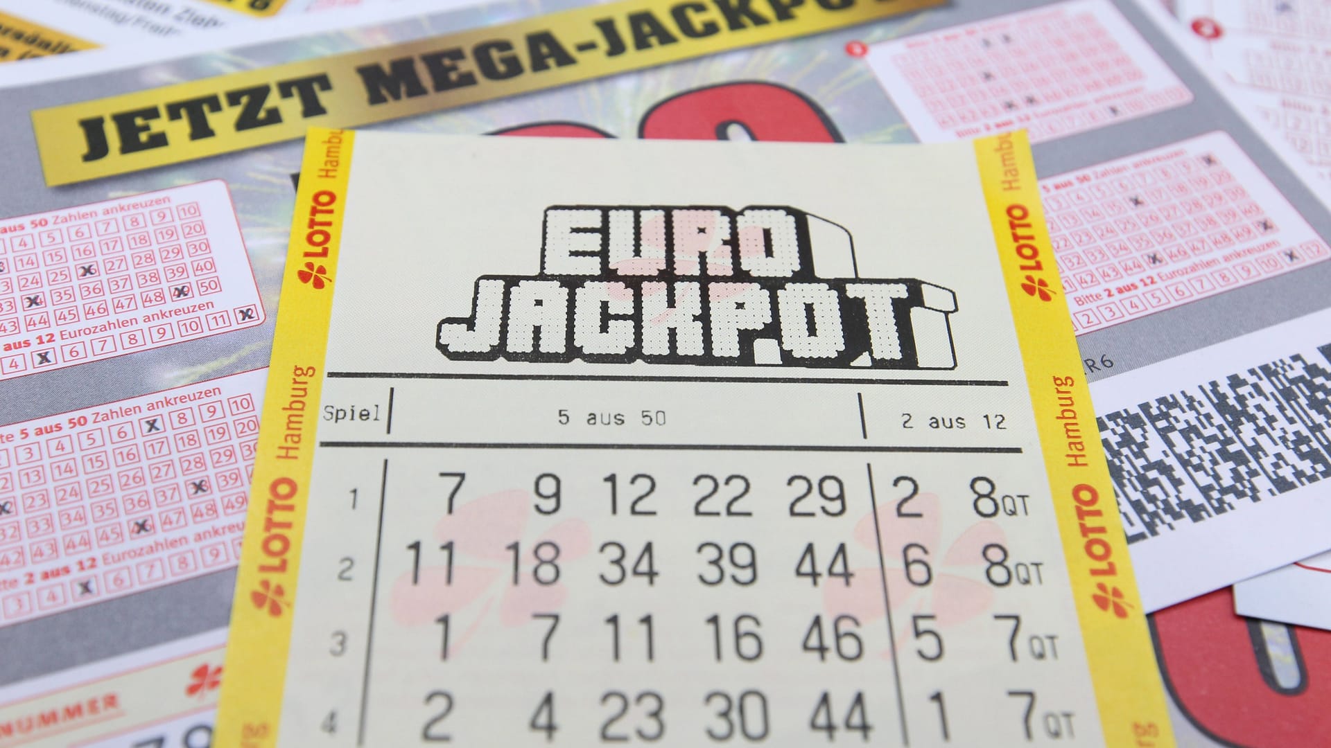 Ein ausgefüllter Schein der Zahlenlotterie Eurojackpot (Symbolfoto): Ein Hamburger Tipper hat 221.813 Euro gewonnen.