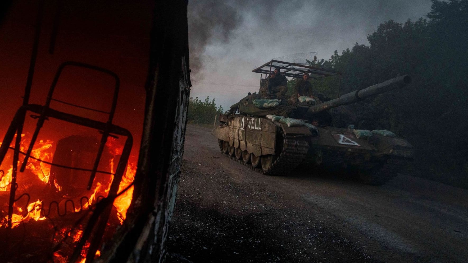 Ein ukrainischer Panzer (Archivbild): An vielen Frontabschnitten wird auch über Weihnachten erbittert gekämpft.