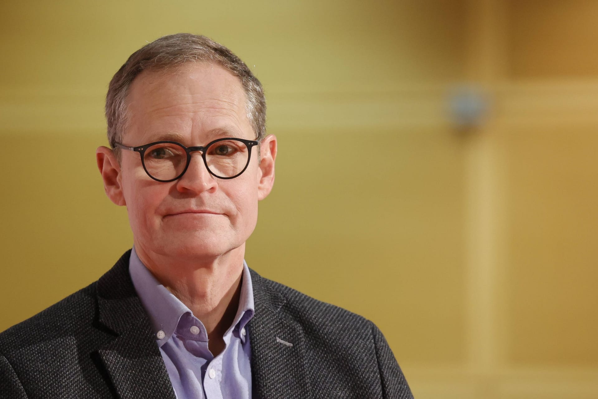 Michael Müller, ehemaliger Bürgermeister von Berlin, hat nach einer parteiinternen Niederlage auf eine Kandidatur bei der Bundestagswahl verzichtet.