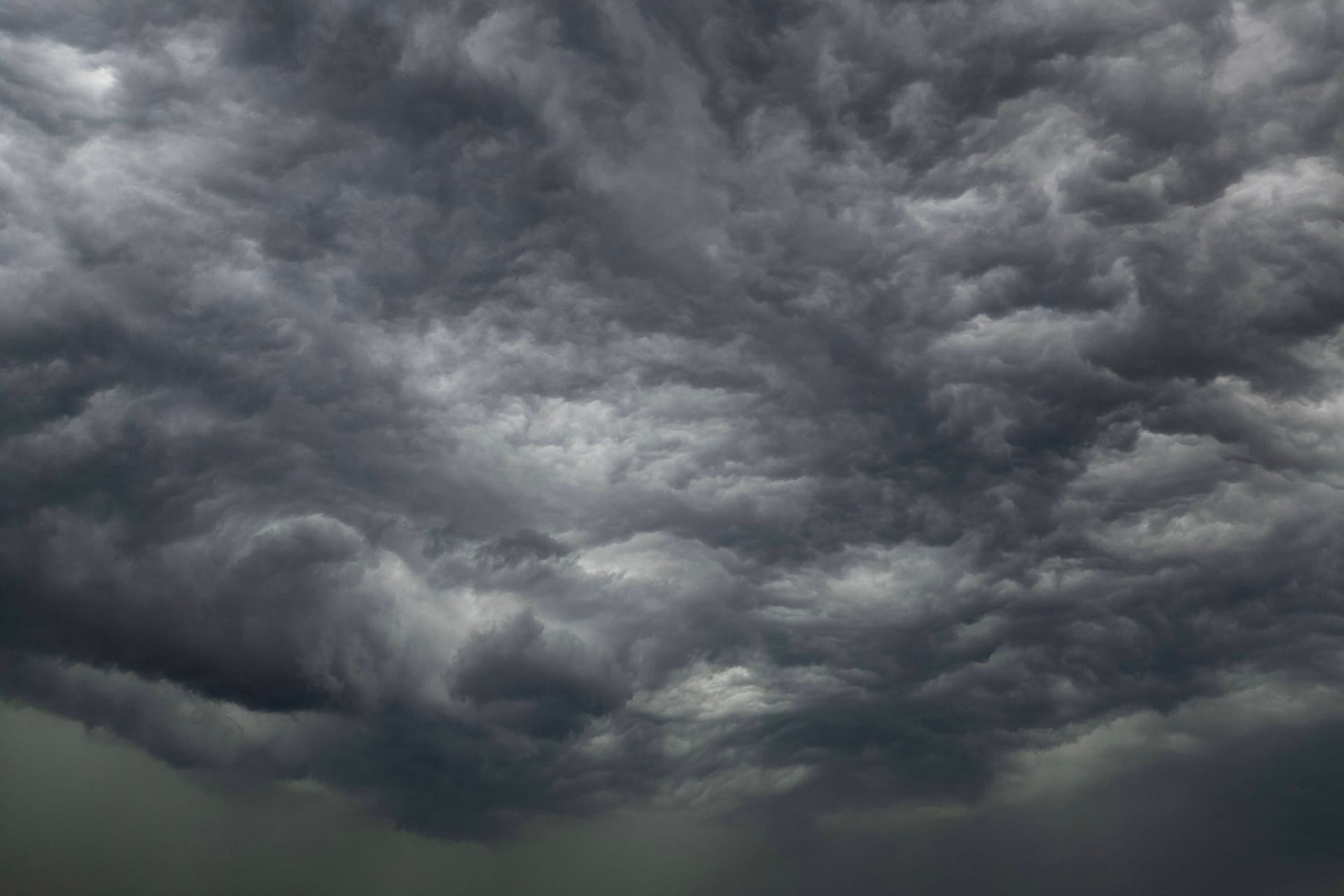 Dunkle Wolken am Himmel. (Symbolfoto)