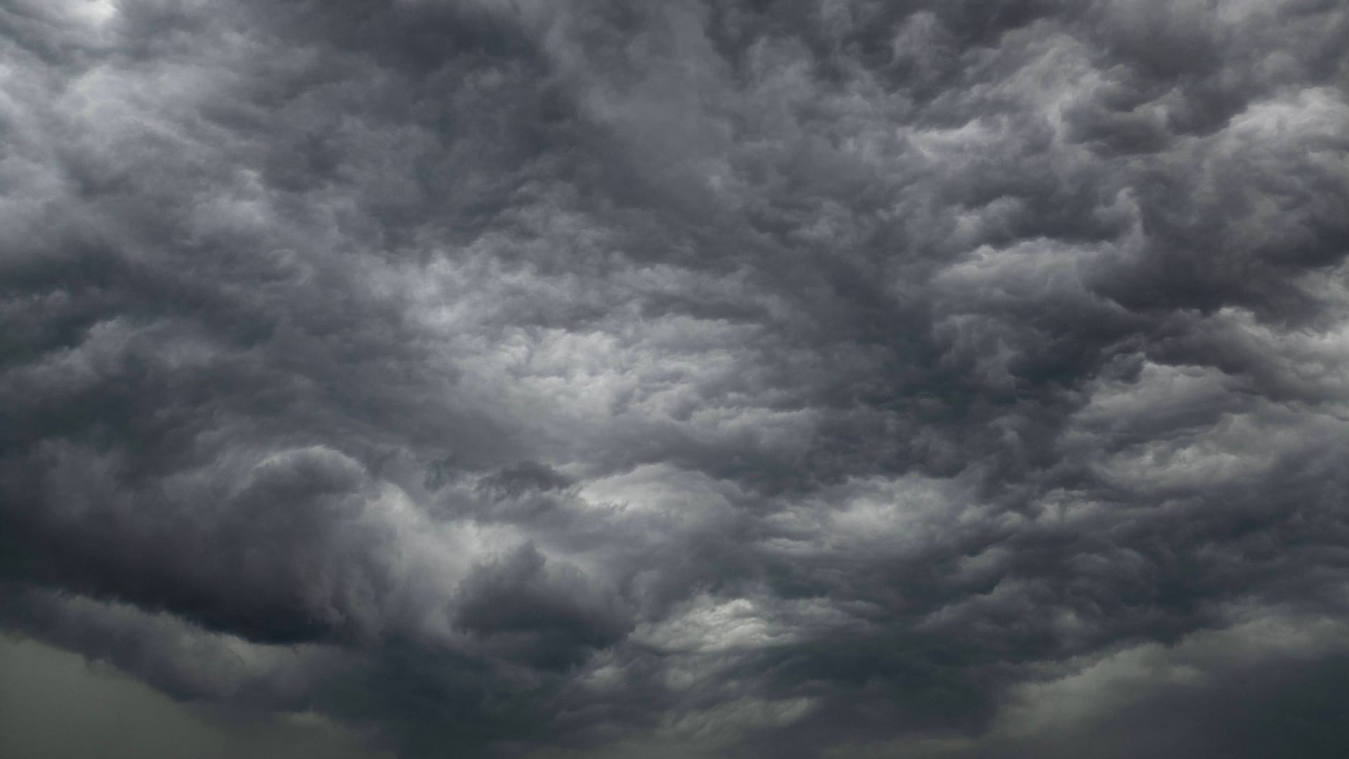 Dunkle Wolken am Himmel. (Symbolfoto)