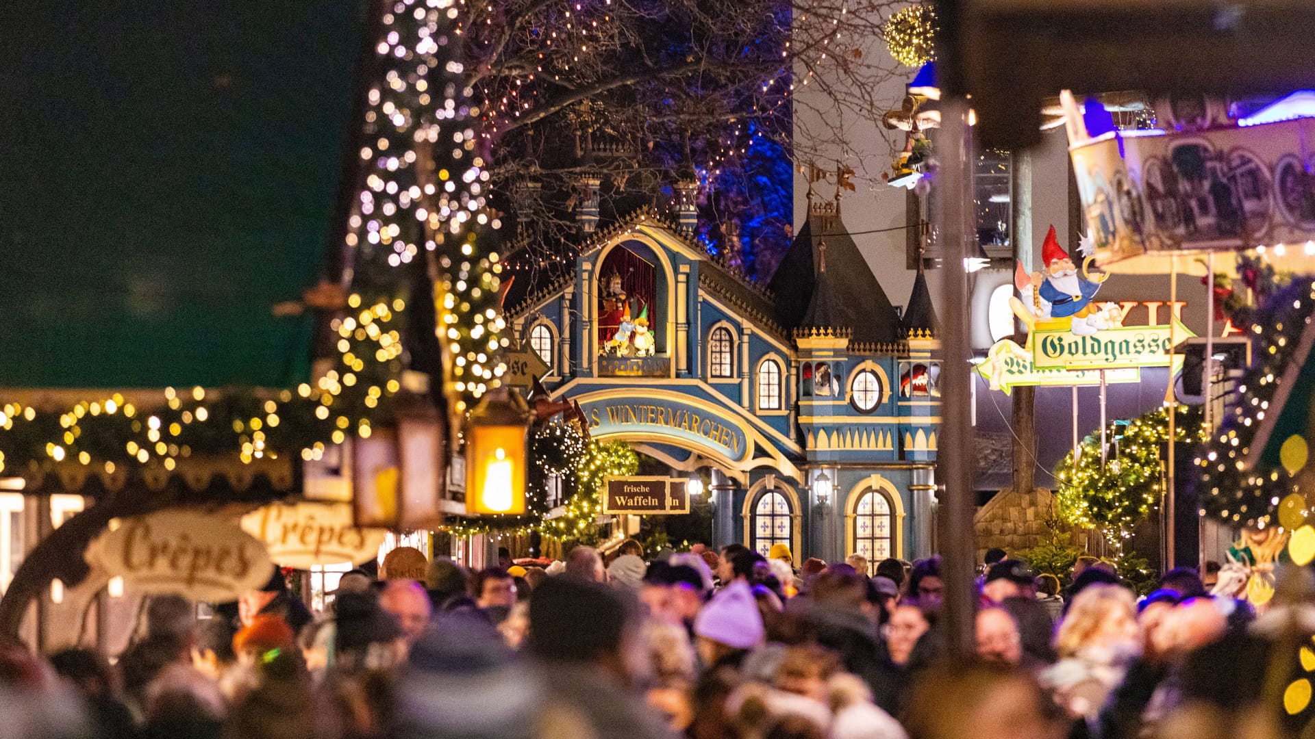 Weihnachtsmarkt in Köln (Symbolbild): Der verdächtige Koffer wurde am Heumarkt gefunden.