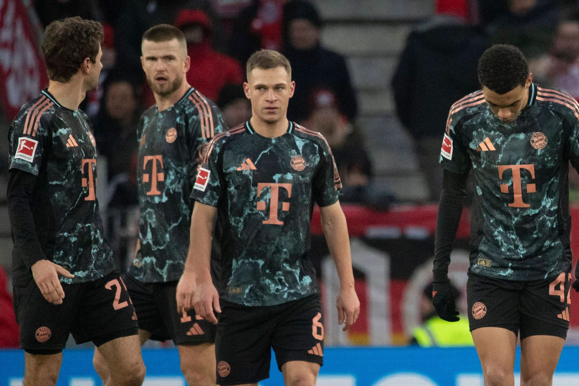 Thomas Müller, Eric Dier, Joshua Kimmich und Jamal Musiala (v. l. n. r.): Die Bayern kamen nicht in Fahrt.