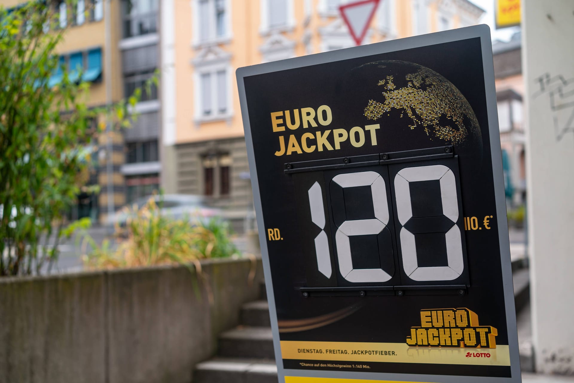 Werbung für den Eurojackpot in Hessen. (Symbolfoto)