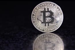 Bitcoin steigt erneut auf mehr als 100.000 US-Dollar