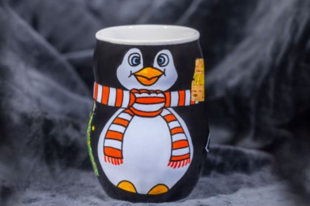 Die Pinguintasse des Dortmunder Weihnachtsmarktes: Es besteht Verwechslungsgefahr zu einer Tasse aus Luxemburg.