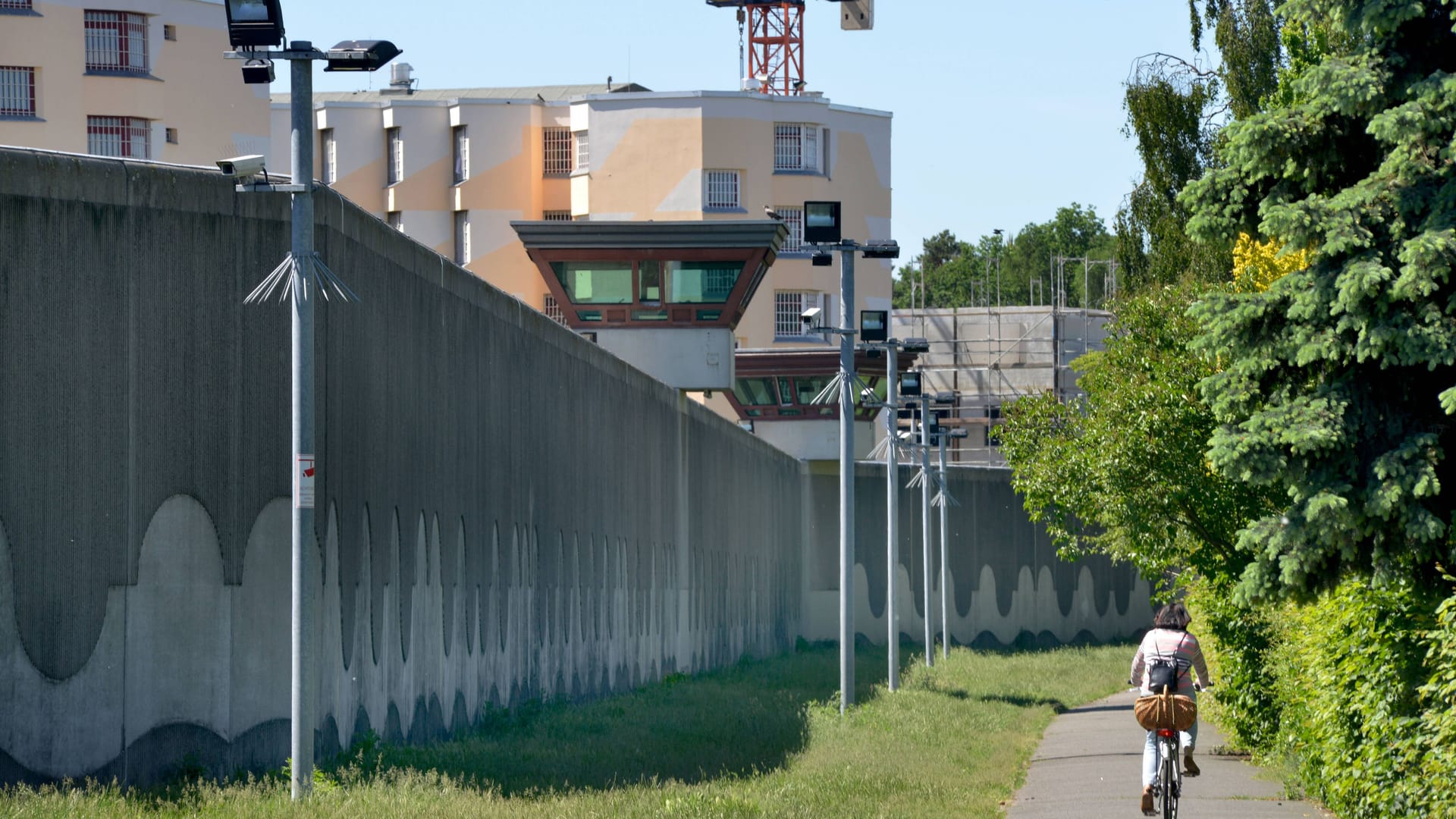 Justizvollzugsanstalt Tegel, Seidelstrasse (Archivbild): Seit 29 Jahren ist der ehemalige Top-Terrorist Johannes Weinrich eingesperrt und lebt in seiner Zelle.