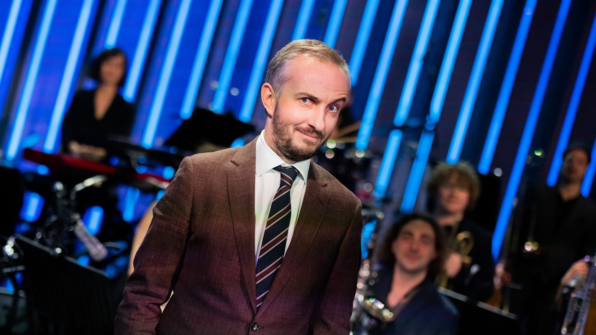 Jan Böhmermann und das Rundfunk-Tanzorchester Ehrenfeld