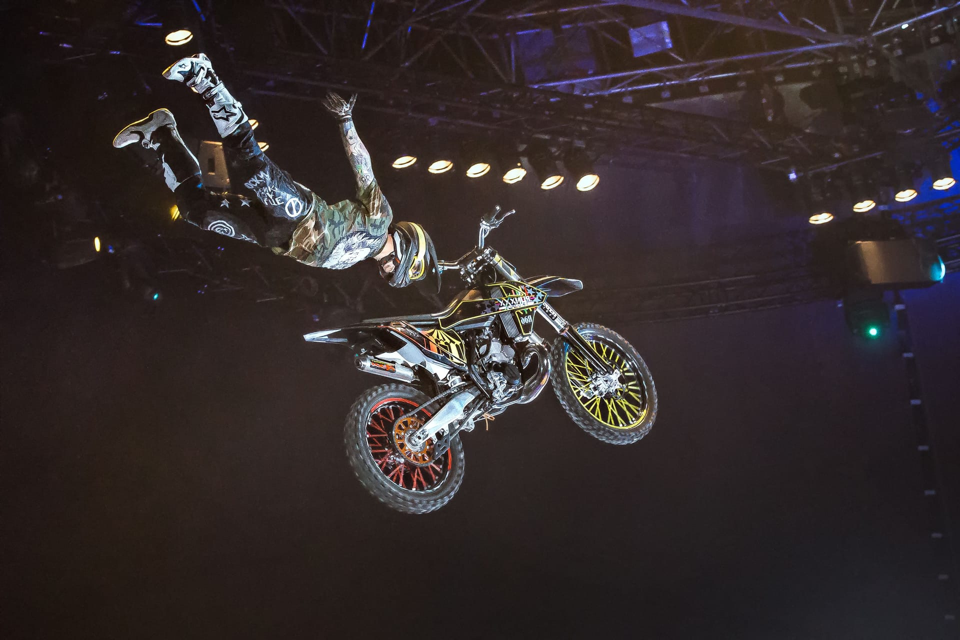 Gewagt Stunts in der Flic-Flac-Manege am Remydamm Westfalenpark: Ab dem 12. Dezember sind hier die Wintershows zu sehen.