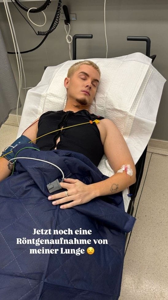 Influencer Twenty4tim suchte wegen Atemproblemen ein Krankenhaus auf.