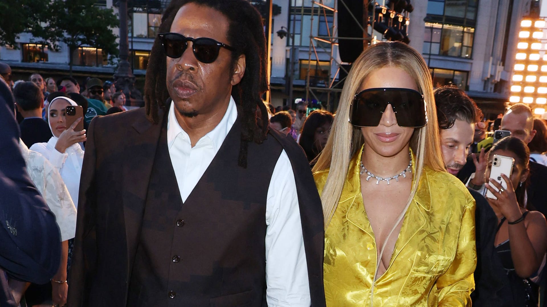 Modenschau von Louis Vuitton: Jay-Z und Beyoncé nehmen als Zuschauer teil.