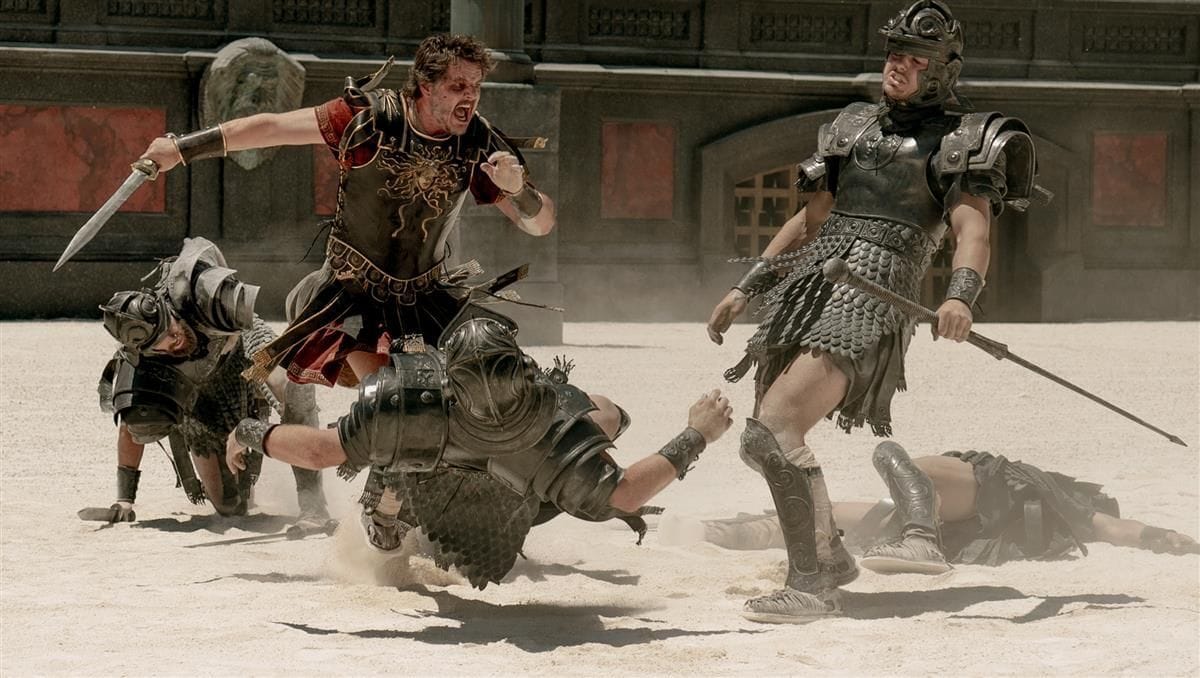 Im Film "Gladiator II" Ein General muss gegen Sportler kämpfen.