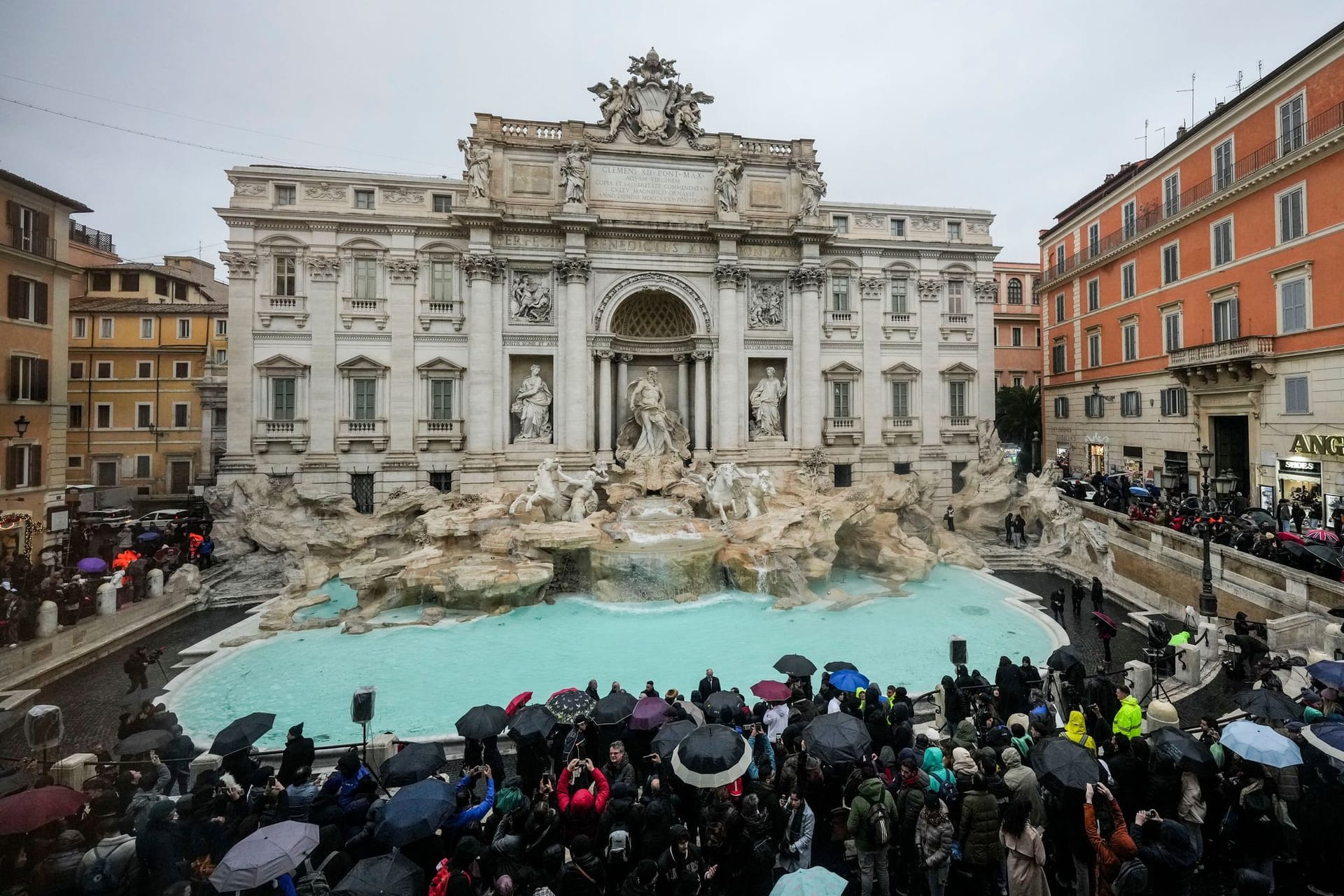 Vor dem Heiligen Jahr 2025 in Rom - Fontana di Trevi