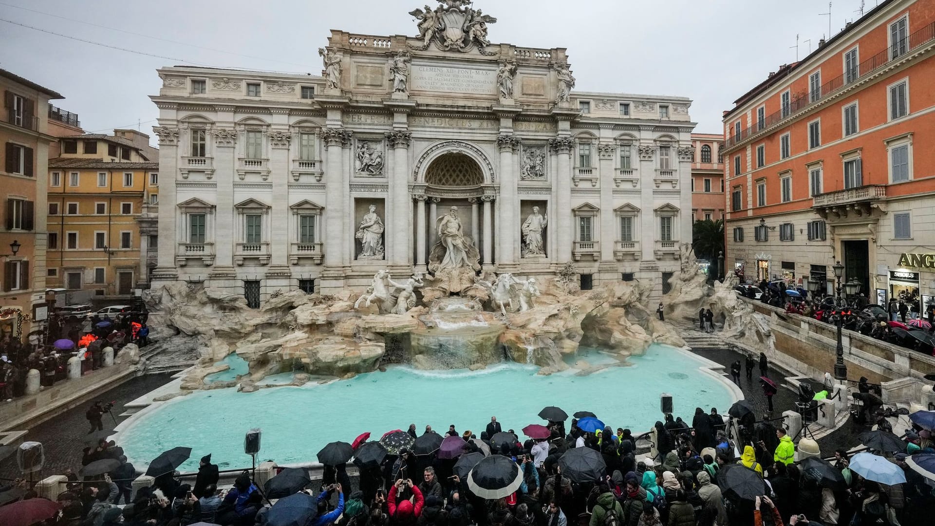 Vor dem Heiligen Jahr 2025 in Rom - Fontana di Trevi