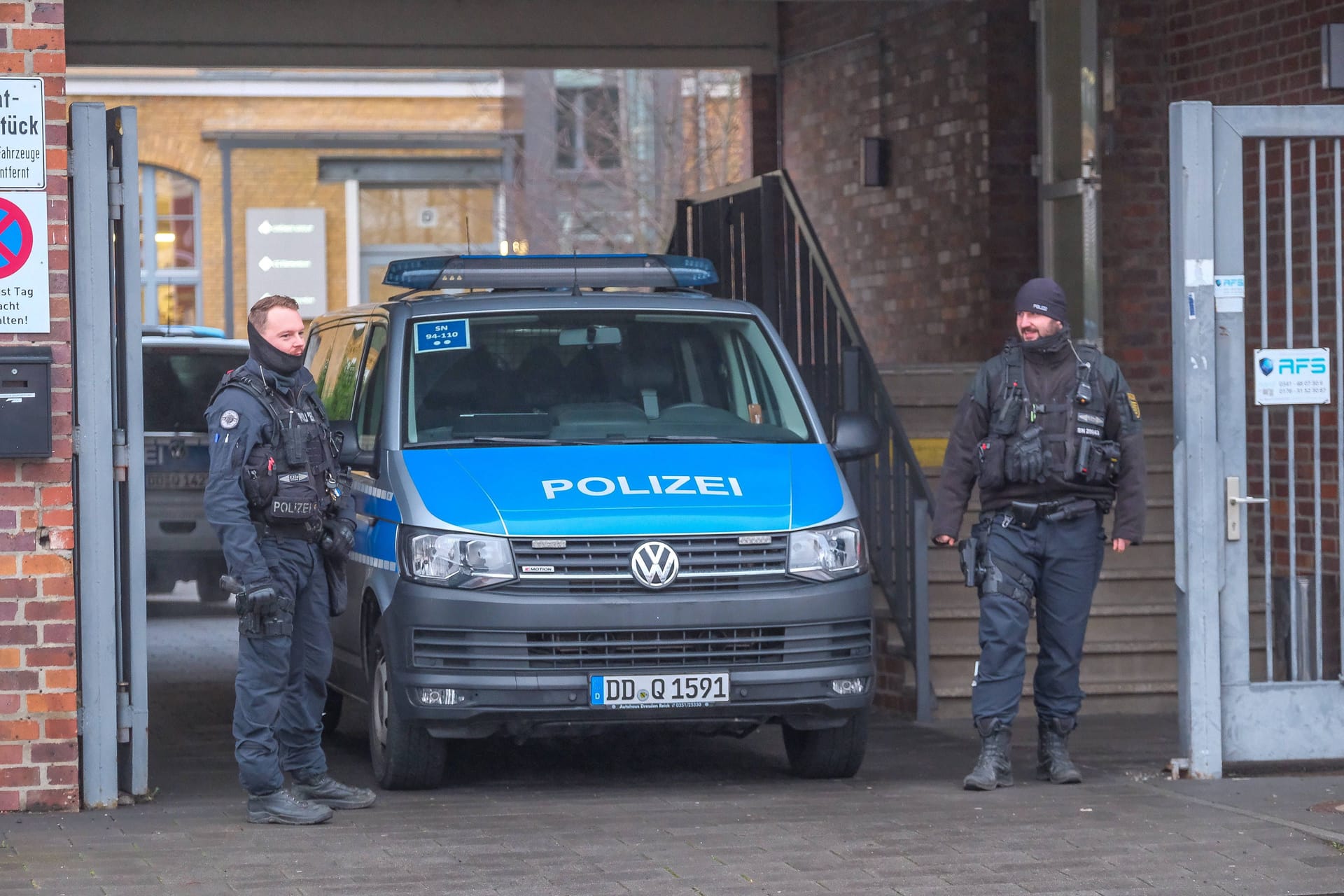 Beamte der Leipziger Polizei durchsuchten Privat- und Geschäftsräume Gröners.