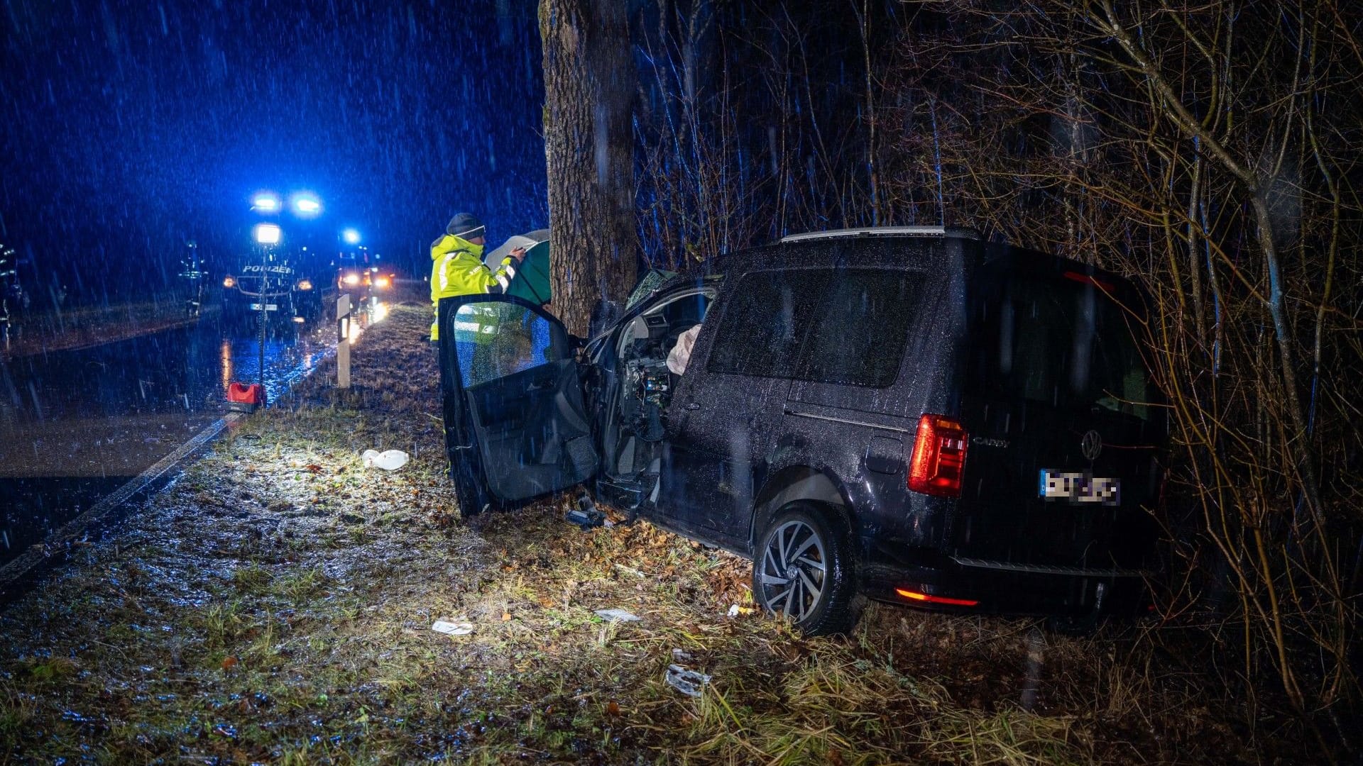 Auf der Gautinger Straße bei Neuried, in unmittelbarer Nähe von München, ereignete sich am Donnerstagabend ein tödlicher Verkehrsunfall.