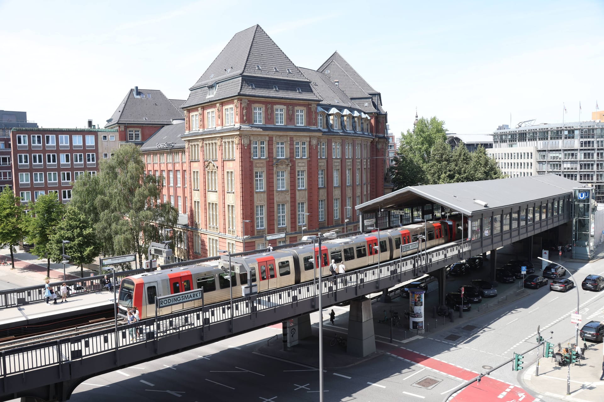 U-Bahnhof Rödingsmarkt der Linie U3 (Archivbild): Bei der Hamburger Hochbahn sind offenbar nicht alle zufrieden.