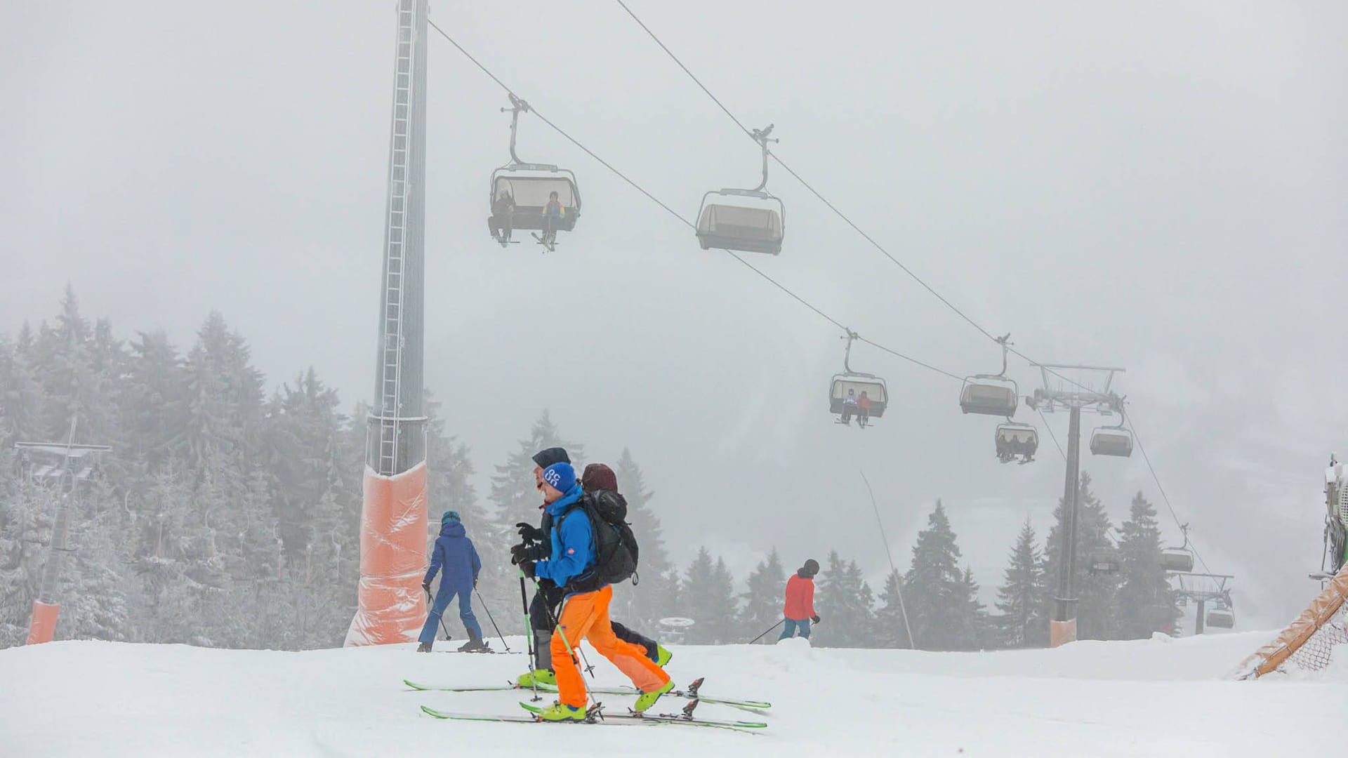 Oberwiesenthal: Das größte Skigebiet in Sachsen startete kurz vor Weihnachten in die Wintersportsaison 2024/2025.