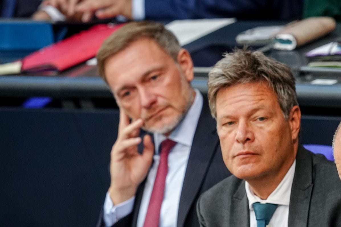 Einst waren sie Partner, jetzt will der eine vom anderen nichts mehr wissen: Christian Lindner (l.) schließt für die FDP eine Koalition mit den Grünen und deren Spitzenmann Robert Habeck (r.) aus.