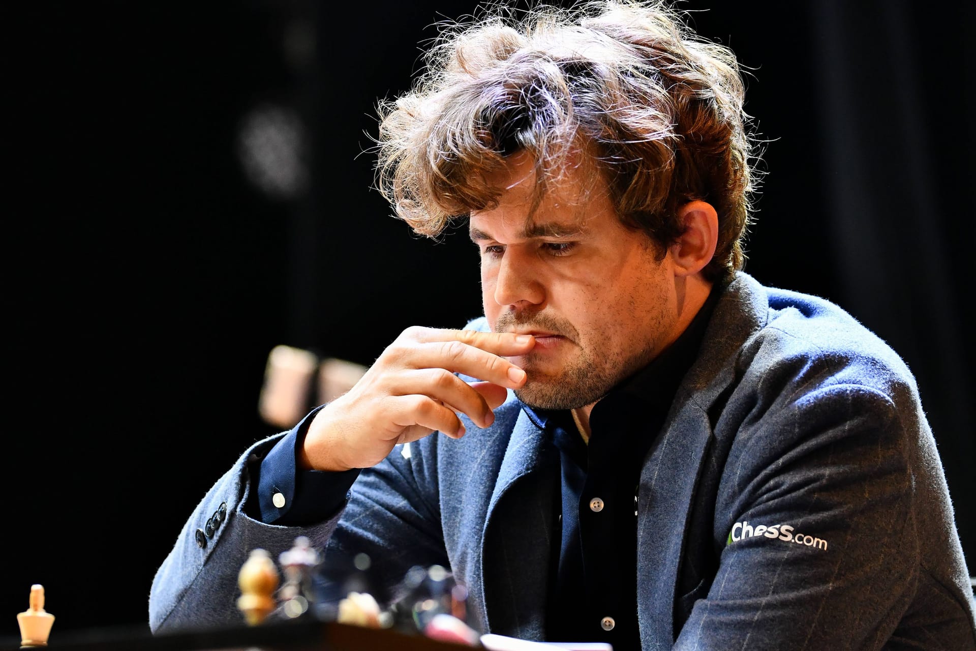 Magnus Carlsen: Der Schach-Superstar bekam wegen seiner Hose Probleme.