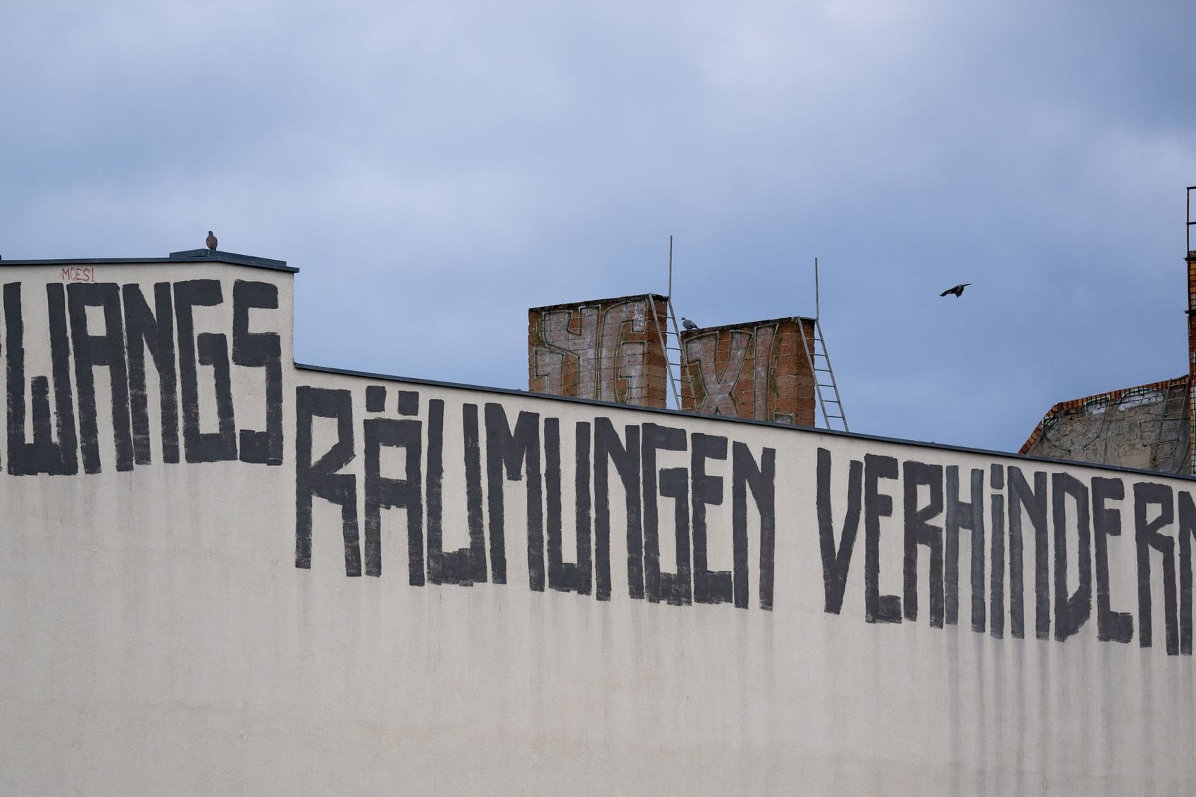 Schriftzug «Zwangsräumungen verhindern»