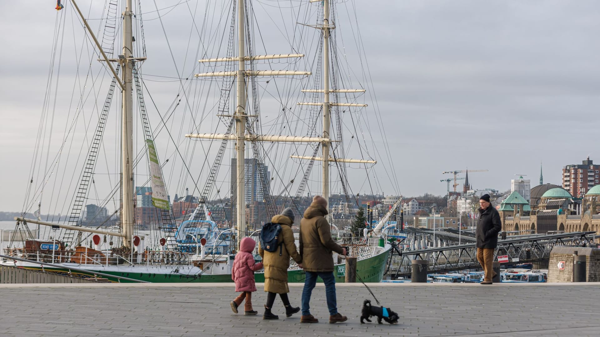 Durchwachsenes Wetter in Hamburg: An Heiligabend werden Temperaturen von maximal sechs Grad erwartet.