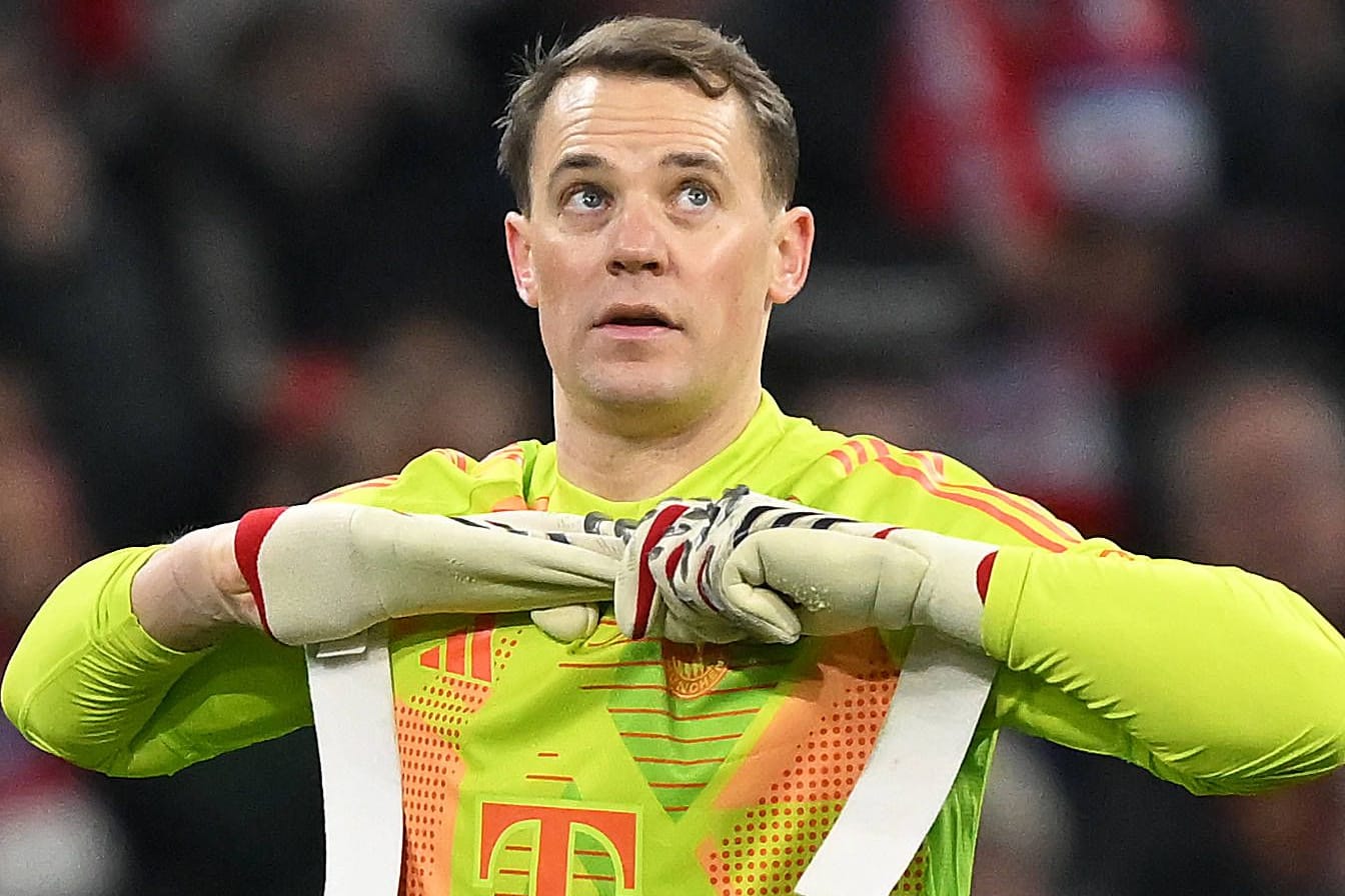 Bayern-Torwart Manuel Neuer nach seinem Platzverweis gegen Leverkusen: Bitterer Fehler im Spiel.