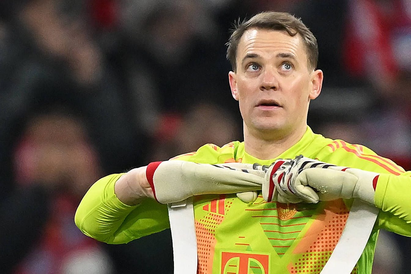 Bayern-Torwart Manuel Neuer nach seinem Platzverweis gegen Leverkusen: Bitterer Fehler im Spiel.