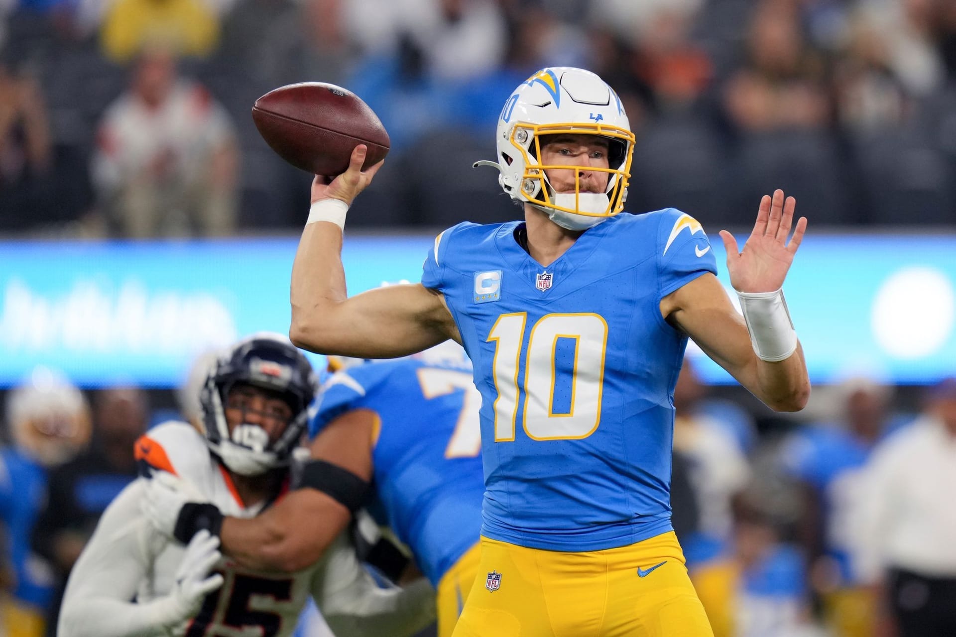 Los Angeles Chargers - Denver Broncos