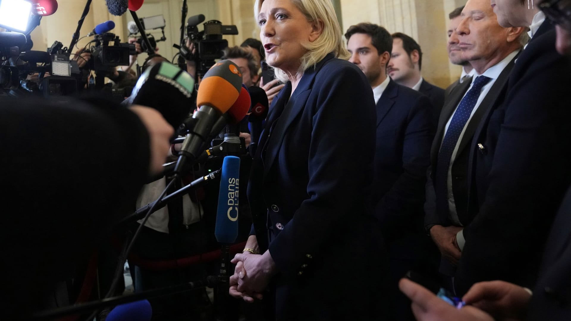 Regierung in Paris - Marine Le Pen