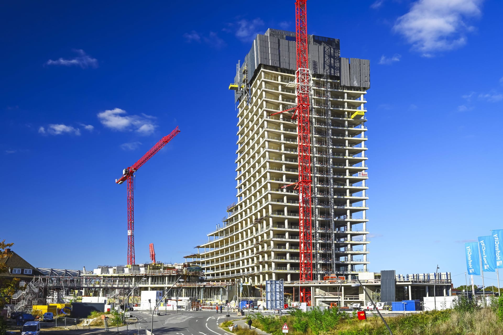 Blick auf die Baustelle des Elbtower: Seit Ende 2023 stehen die Arbeiten in der Hamburger Hafencity still.