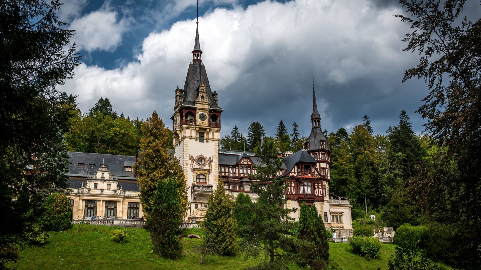 In den Karpaten: Das Schloss Peles in Rumänien gilt als eines der schönsten Schlösser Europas.