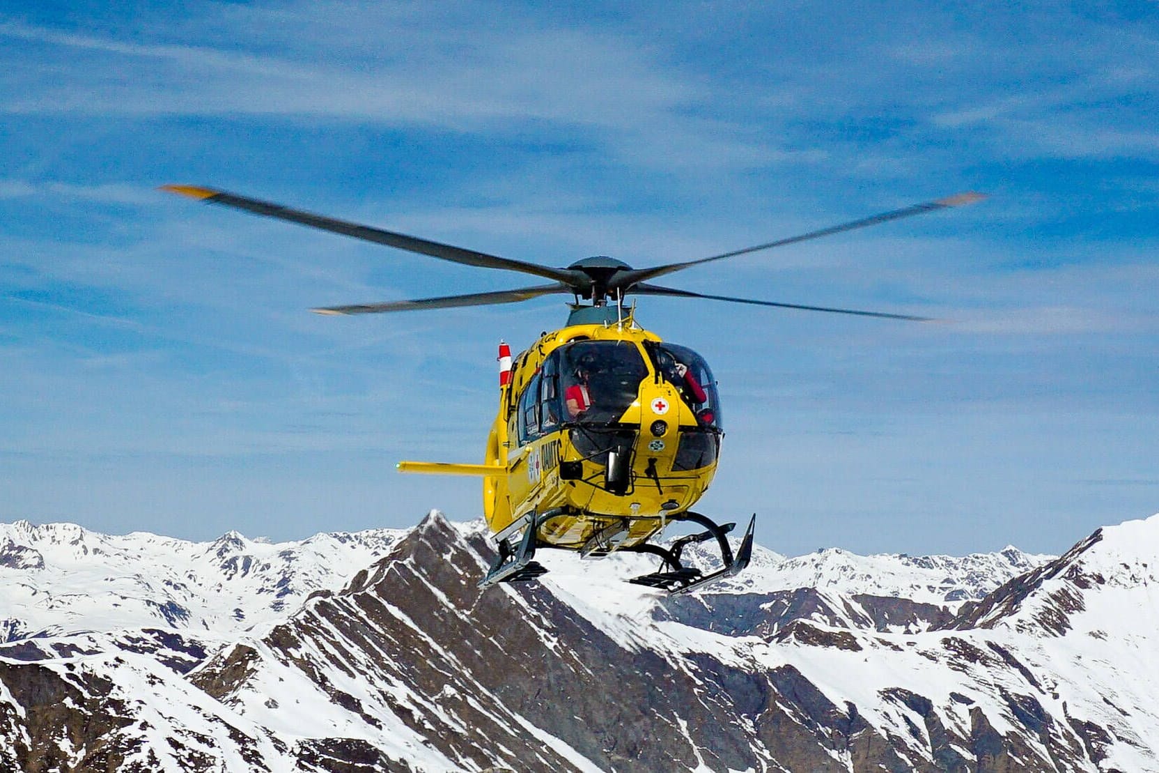 Rettungshubschrauber in Tirol (Symbolbild): Das Kind wurde in eine Klinik geflogen.