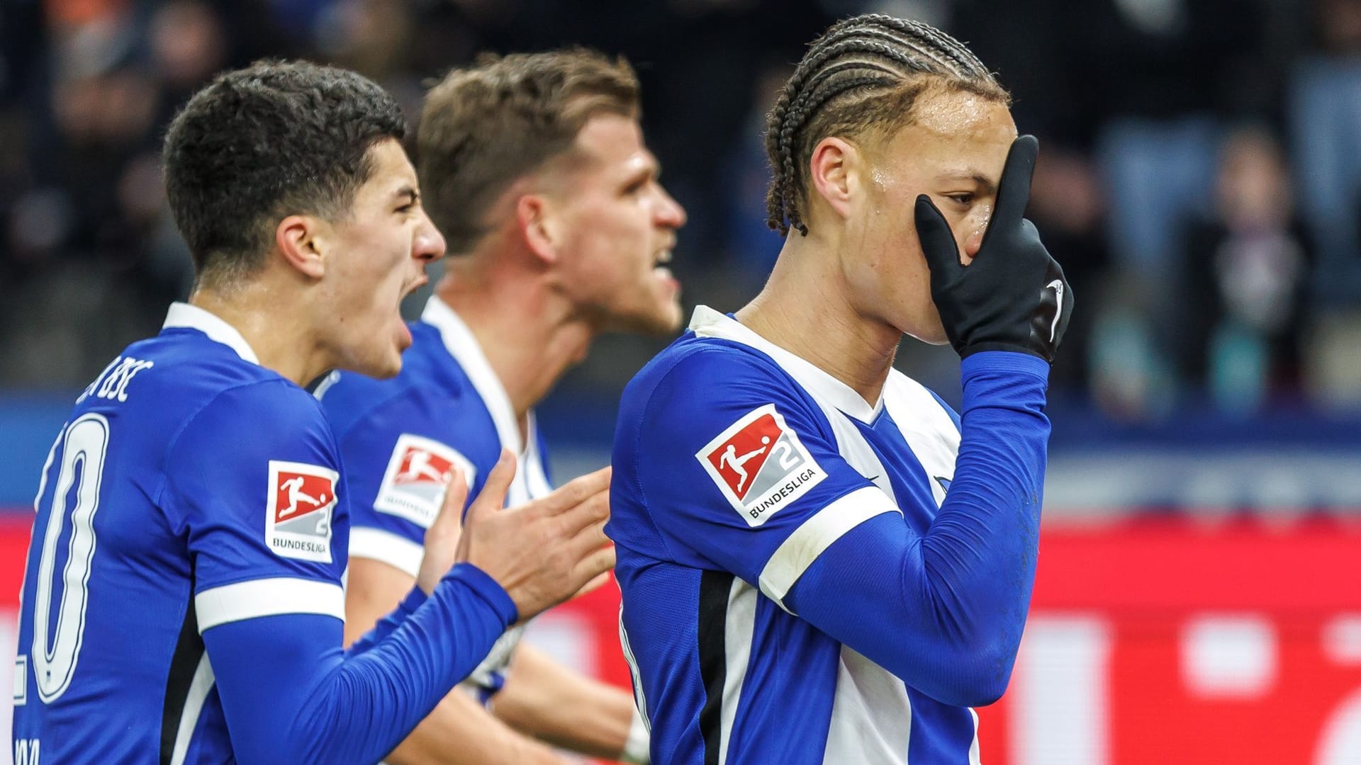 Derry Scherhant (r.): Der Hertha-Profi wurde gefoult und verwandelte den Elfmeter beim Spiel gegen Preußen Münster selbst zum 1:0.