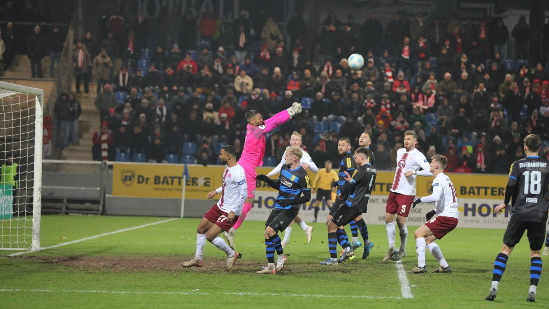 Spielszene beim Kleinen Main-Derby am Sonntagabend.