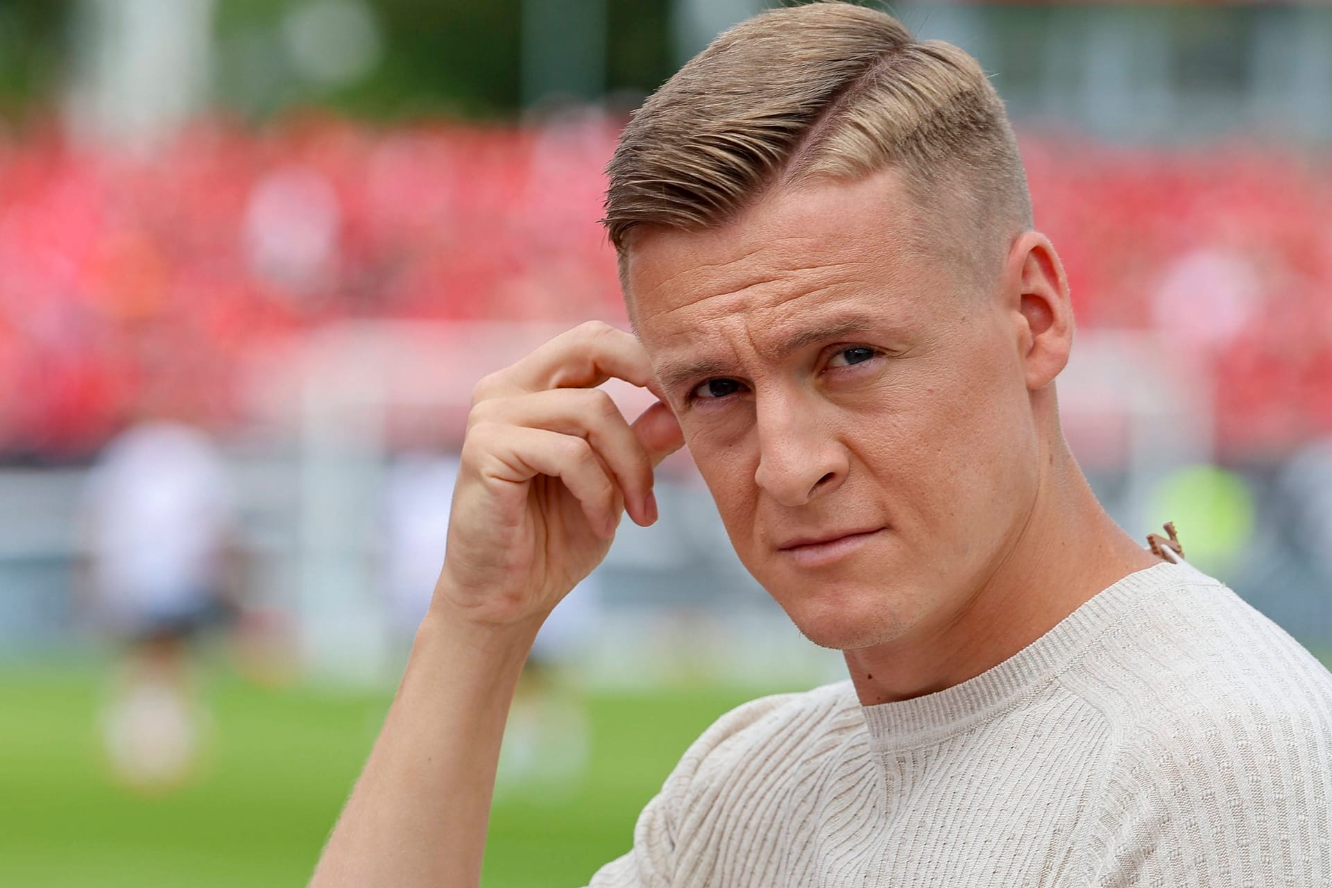 RTL-Experte Felix Kroos am Spielfeldrand. (Archivfoto)