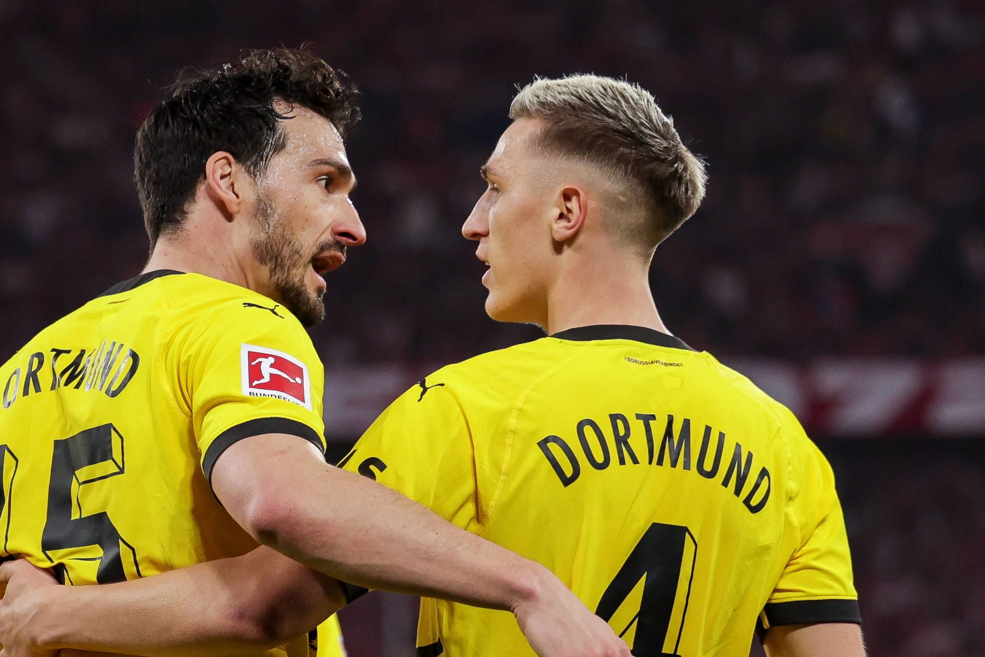 Mats Hummels (l.) und Nico Schlotterbeck: Sie waren vergangene Saison noch Teamkollegen.