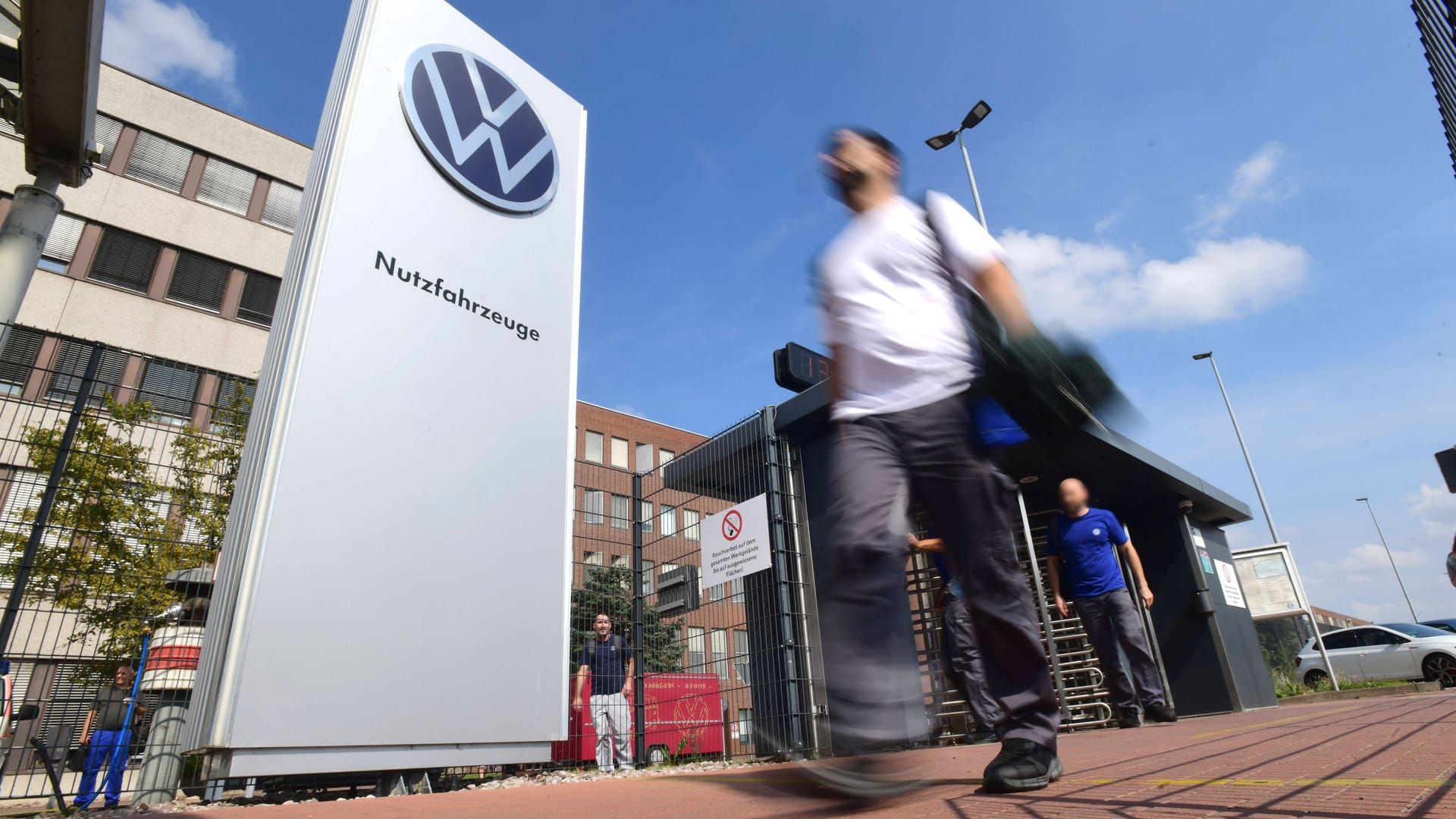 VW-Werk in Hannover-Stöcken (Symbolfoto): Dort ist am Montag ein Warnstreik angekündigt.