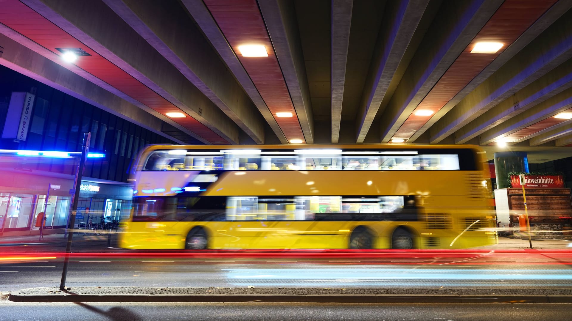 Ein BVG-Bus (Symbolbild): Mehrere Fahrgäste eines BVG-Busses wurden bei einem Verkehrsunfall verletzt.