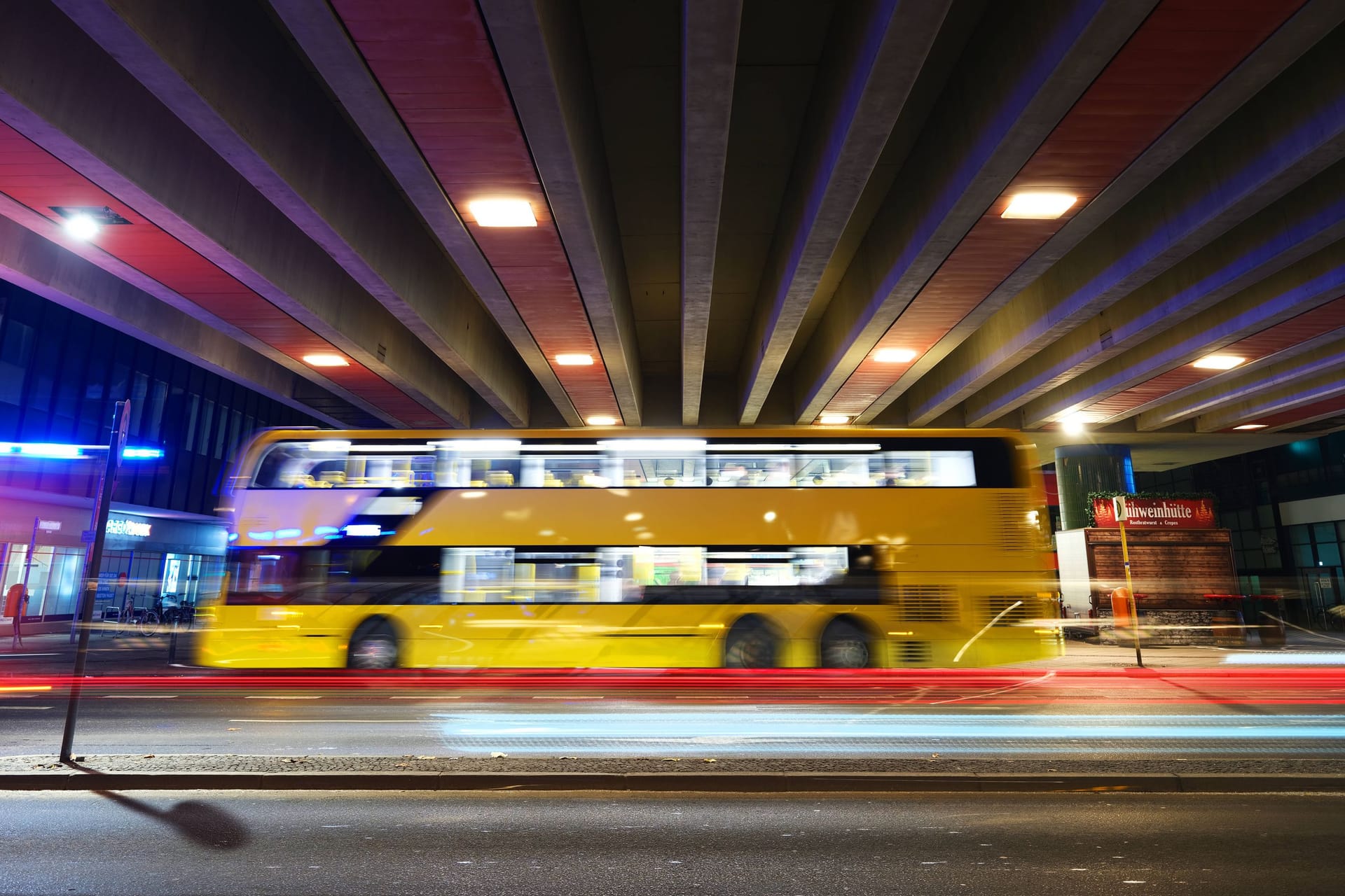 Ein BVG-Bus (Symbolbild): Mehrere Fahrgäste eines BVG-Busses wurden bei einem Verkehrsunfall verletzt.