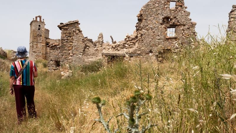 Ruinen der Dorfkirche: Peñalcázar liegt einsam in der Bergwelt der Provinz Soria.