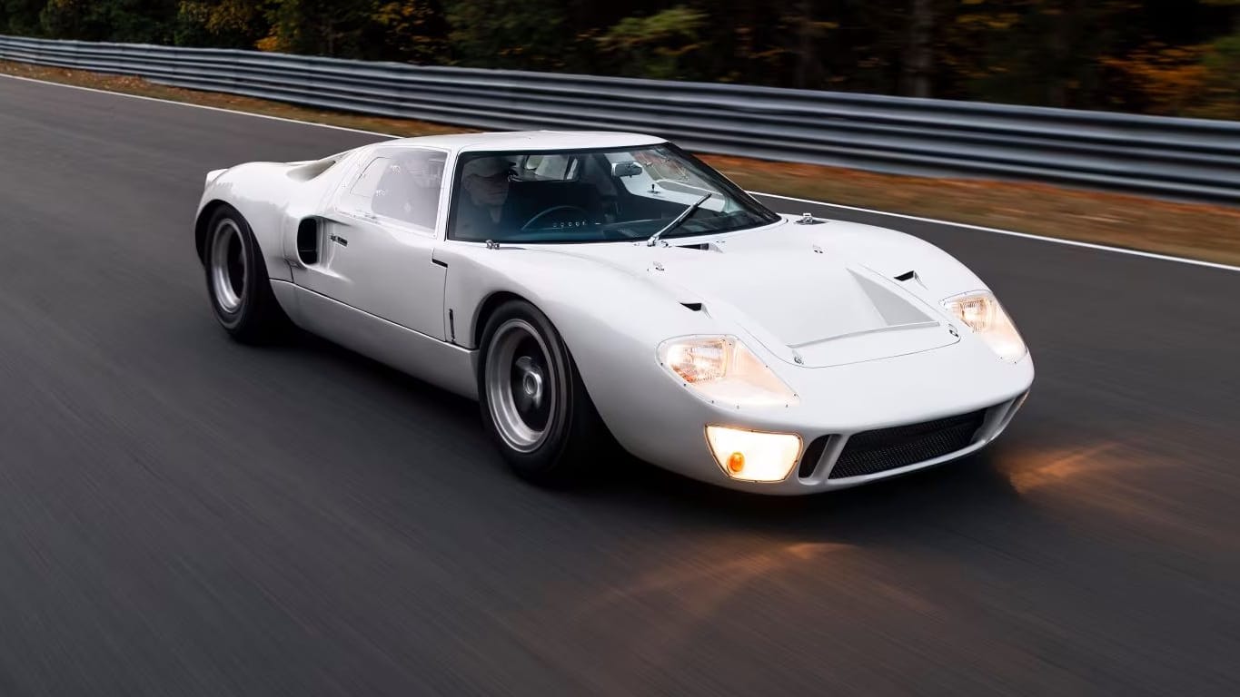 Im Sommer 2024 erzielte der Ford GT40 Lightweight 7.9 Mio. Dollar.