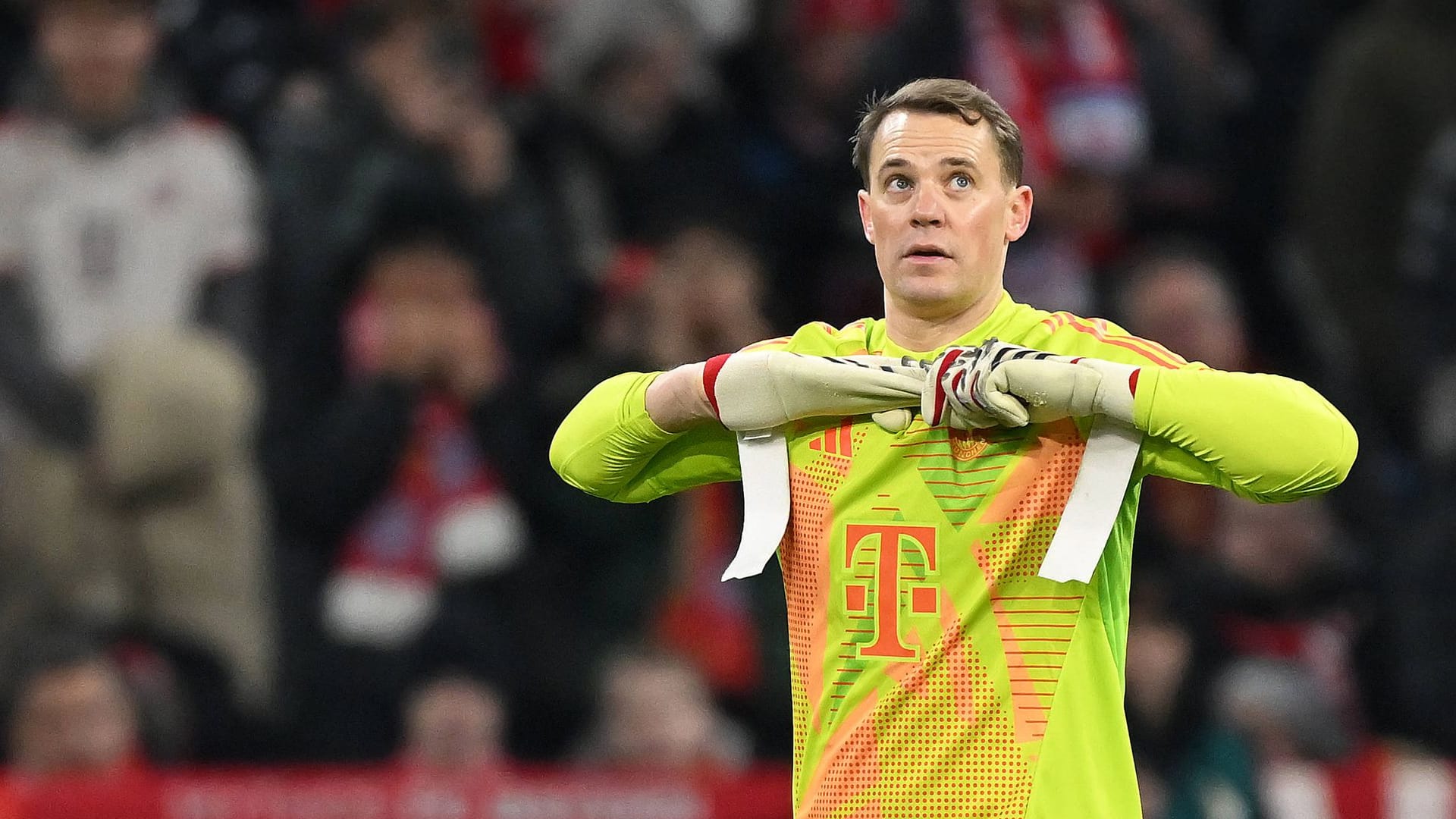 Manuel Neuer: Er flog gegen Leverkusen vom Platz.