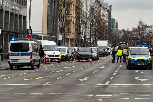 Der Einsatzort: Die Polizei hat den Bereich abgesperrt.