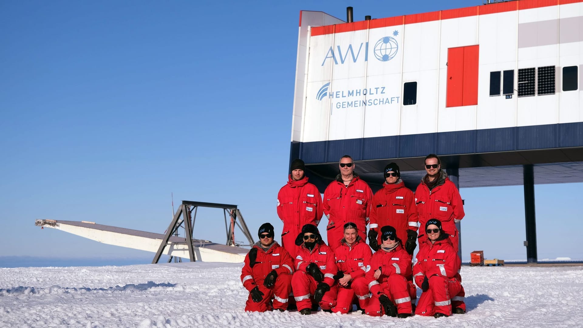 Forschungsteam aus Bremerhaven in der Antarktis: Die Crew verbringt Weihnachten am südlichen Ende der Welt.