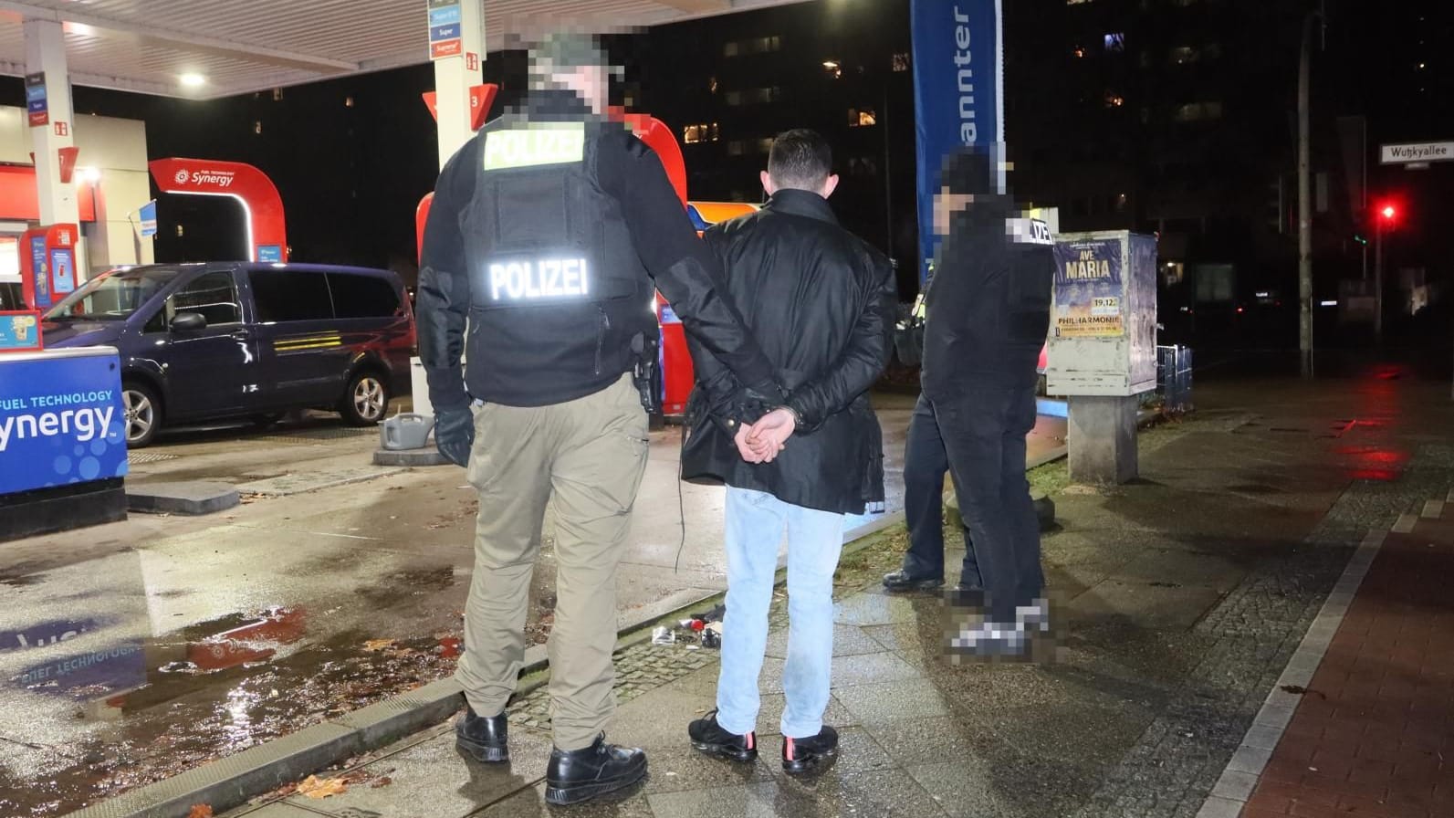 FESTNAHME! Brutaler Überfall auf Tankstelle 23./24.12.2024, Neukölln