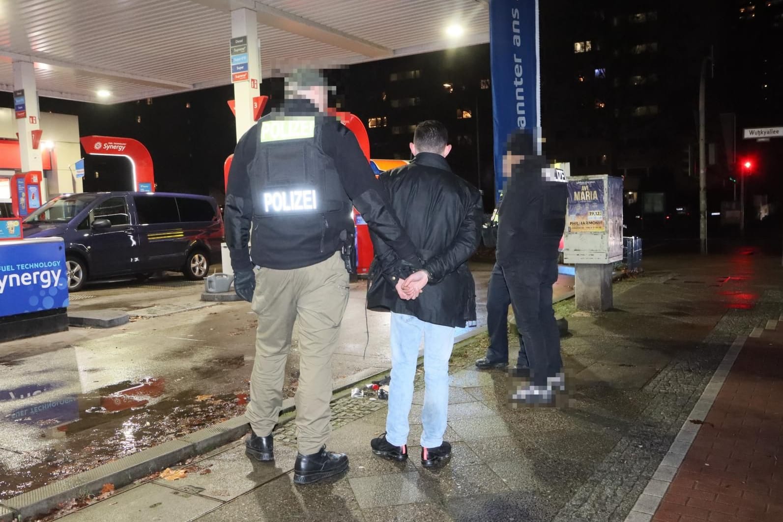 FESTNAHME! Brutaler Überfall auf Tankstelle 23./24.12.2024, Neukölln