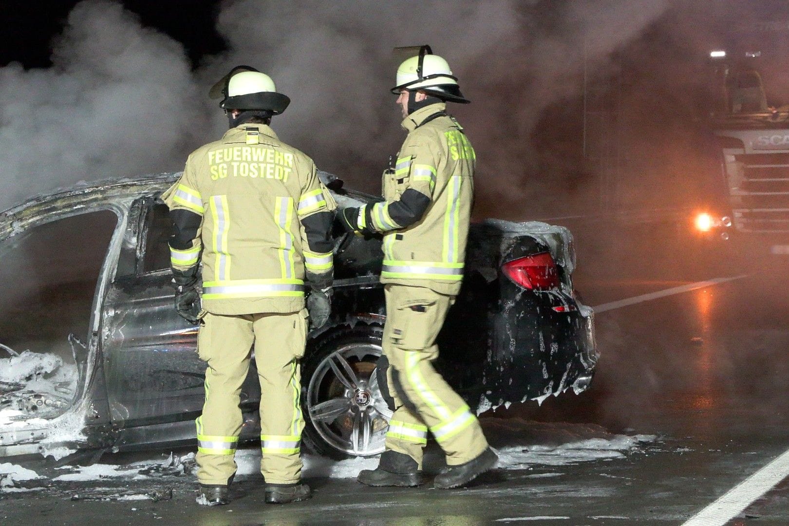 Die beiden Insassen im BMW blieben unverletzt.